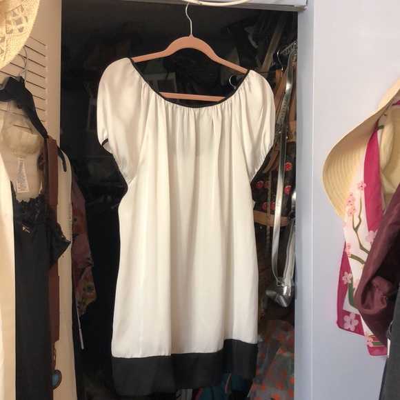 Zara basic top extra large white with black trim. New without tags - Picture 3 of 6